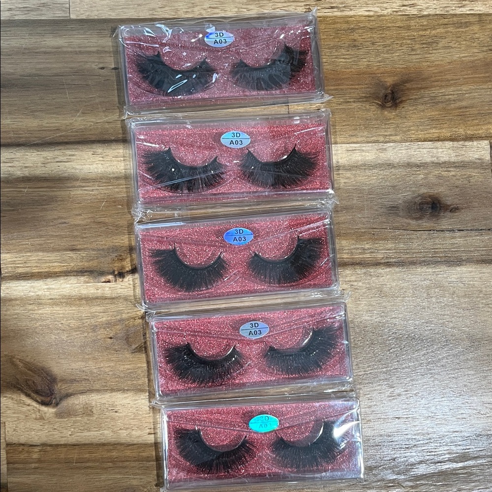 Lashes - Picture 6 of 16